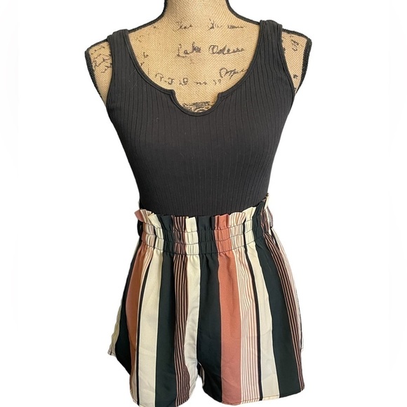 SHEIN Pants - SHEIN Jumper tank top style with a ribbed black tank. Size Medium.